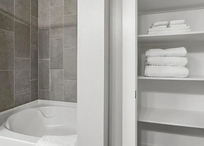 Apartment Landing - Bellrock La Frontera Round Rock